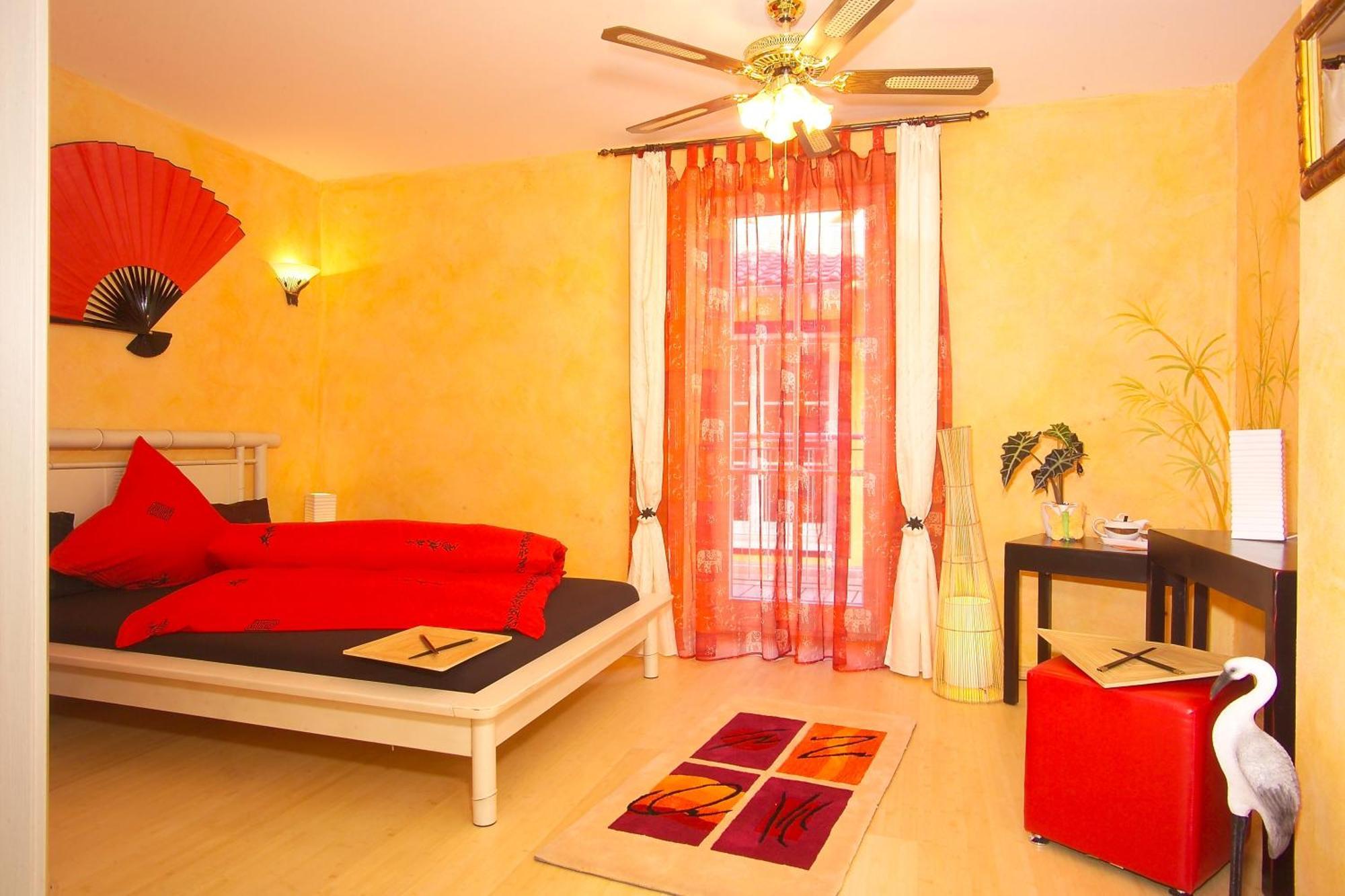 Cleo'S Hotel Kallstadt Quarto foto