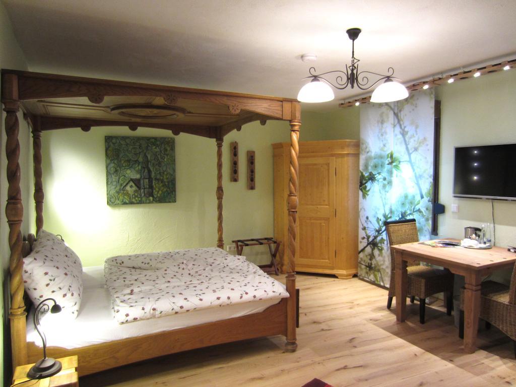 Cleo'S Hotel Kallstadt Quarto foto