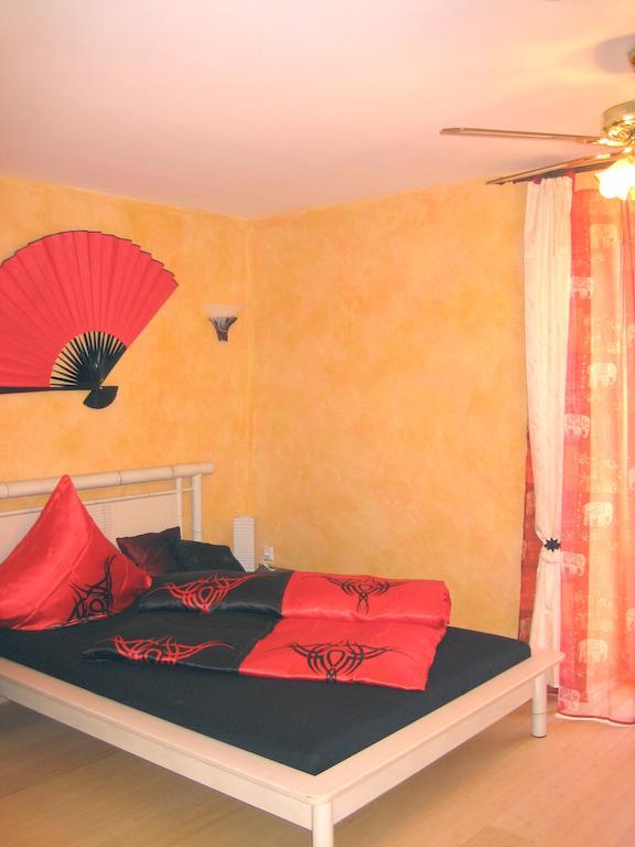 Cleo'S Hotel Kallstadt Quarto foto