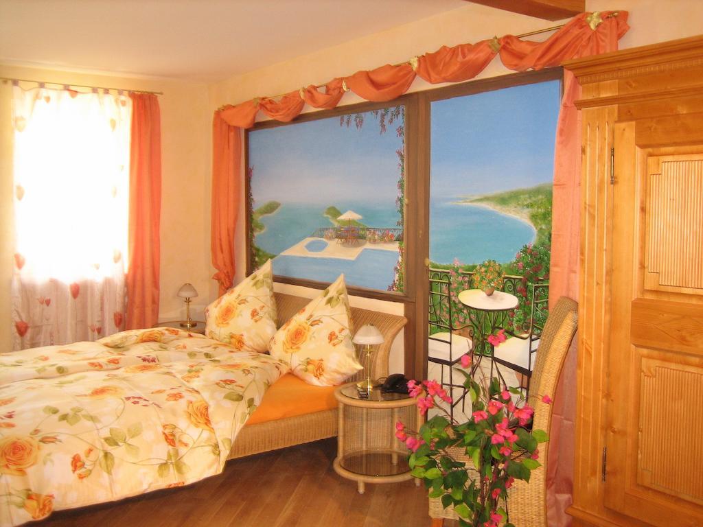 Cleo'S Hotel Kallstadt Quarto foto